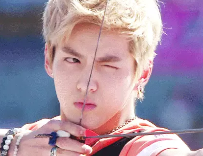 曾经吴亦凡因为这张射箭照被称为"从漫画书里走出来的男人".