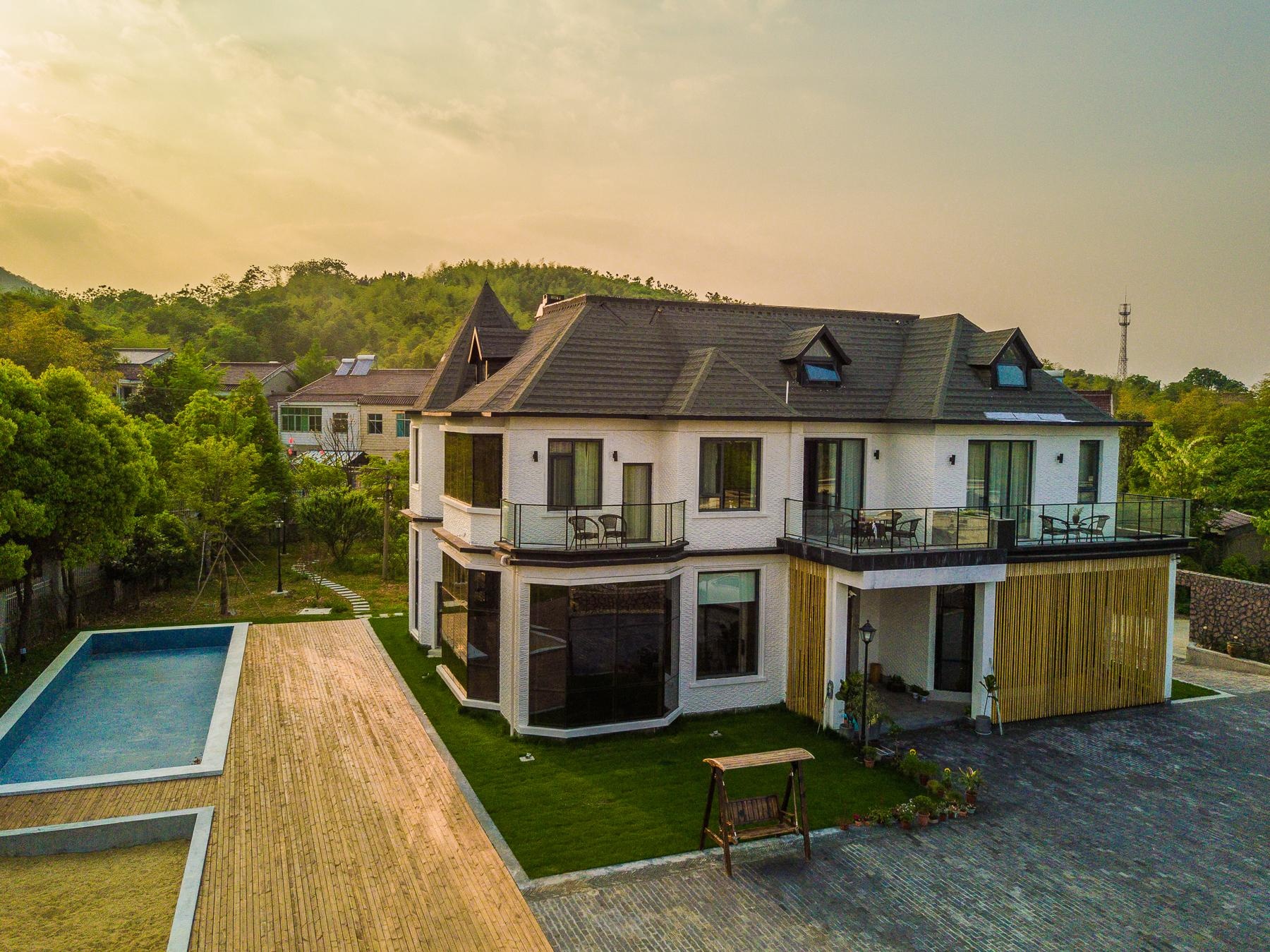 溧阳"1号公路"边的一家民宿.受访者供图