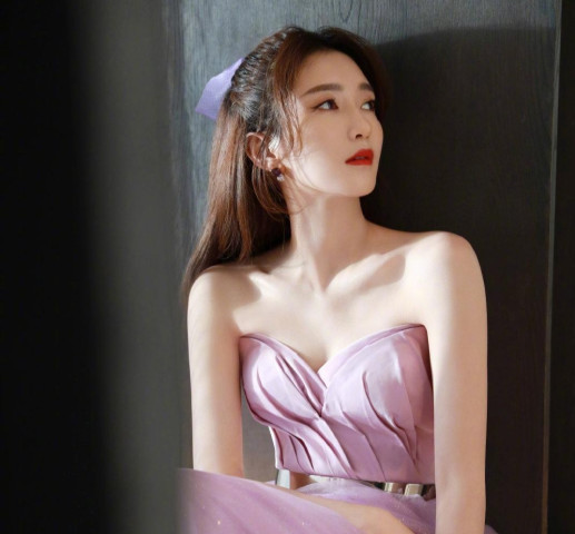 34岁江疏影出席活动,一袭黑纱裙气质太绝了,御姐范十足|江疏影|御姐