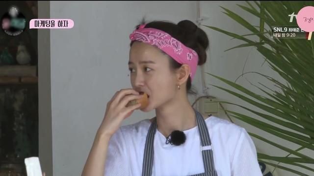 此外近些年郑裕美也慢慢开始涉猎综艺方面,从之前的《尹食堂》到今年