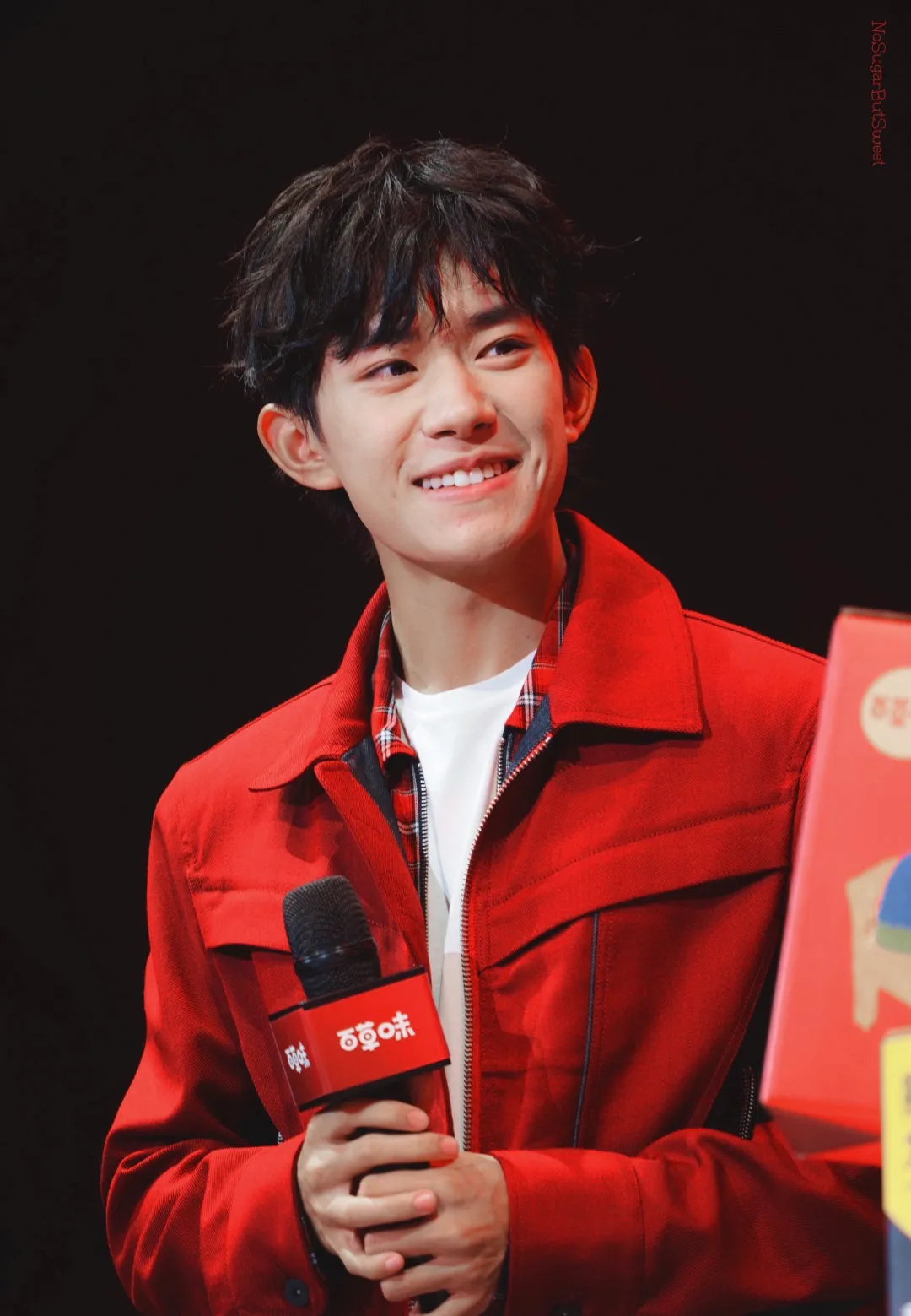 易烊千玺的弟弟易烊昱华创下世界记录,这一家人也太优秀了吧