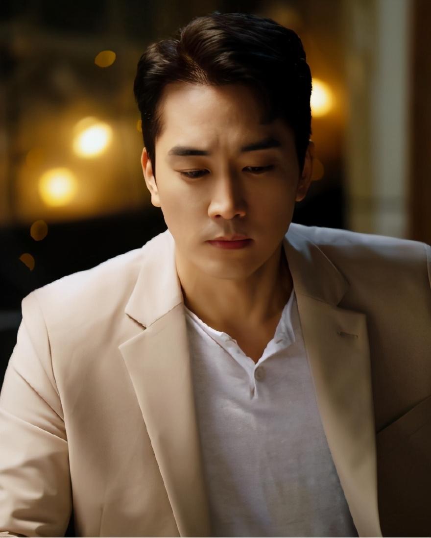 宋承宪近况依旧帅气,他的理想型从刘亦菲变大妈,令网友哭笑不得