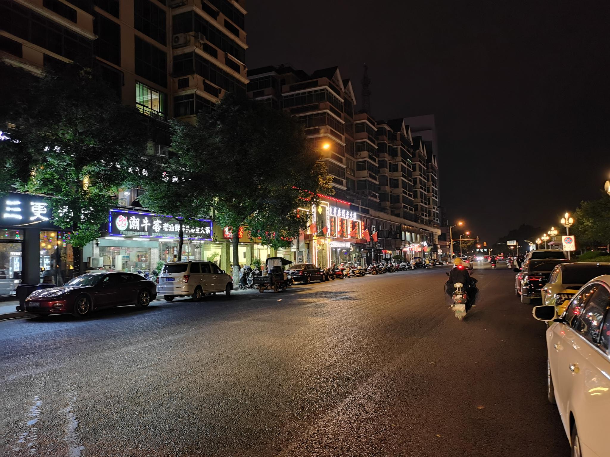 吉安赣江夜景唯美街边夜市人间烟火旺