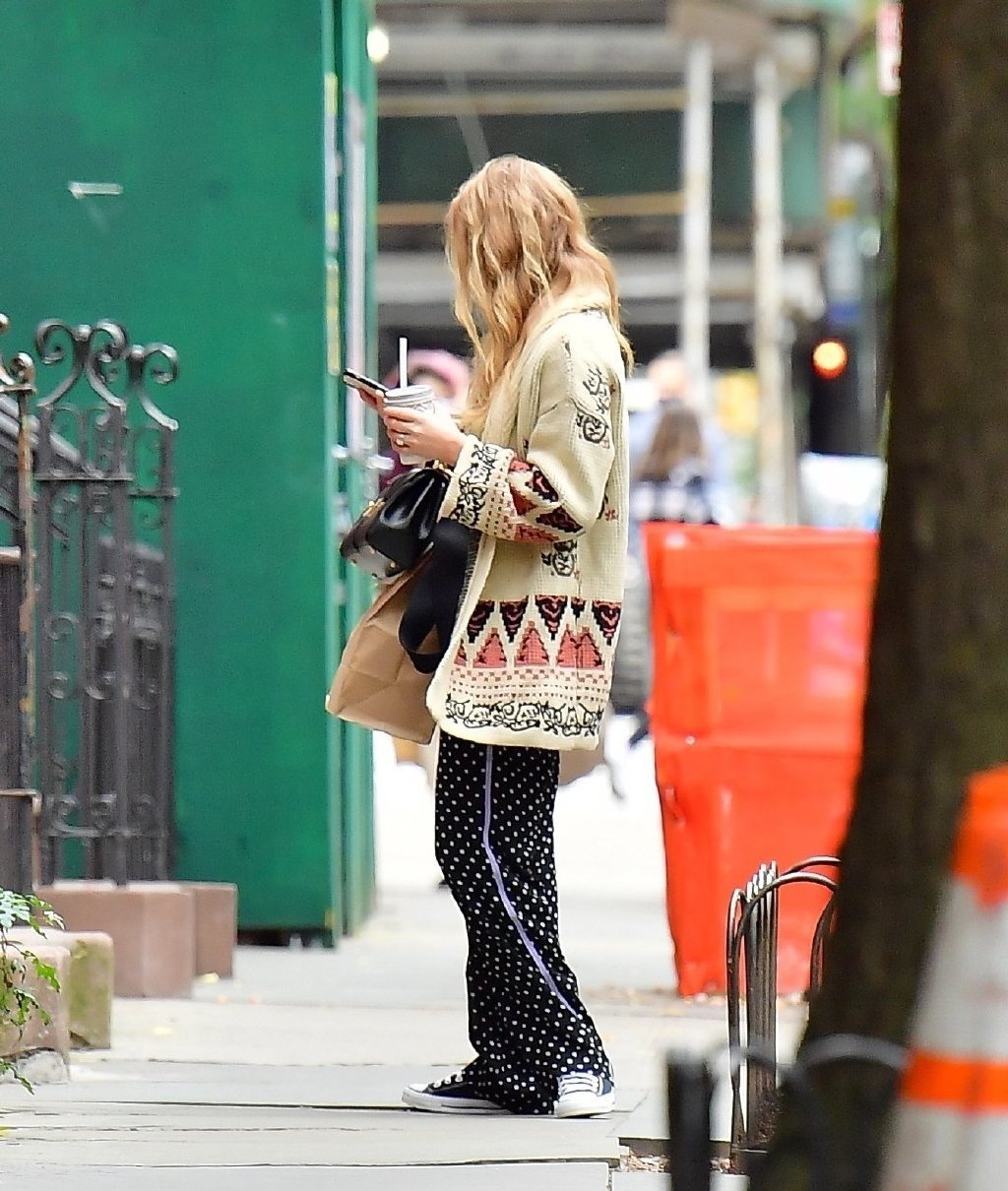 30岁大表姐詹妮弗劳伦斯出街照10个月没露面身材长胖了