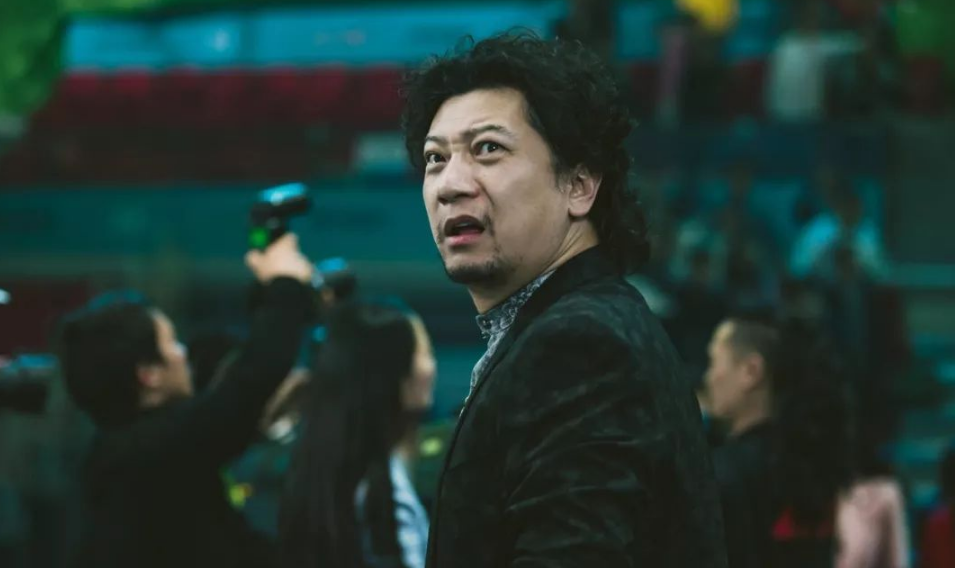 感情却出现了插曲,汤唯因为接了一部电影而这部电影是田雨极力反对的