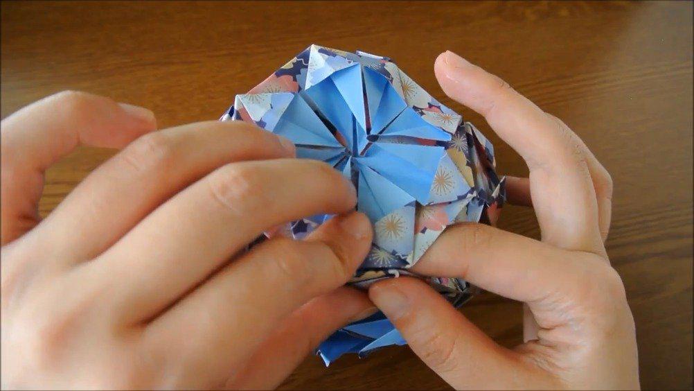 好看的绣球折纸教程