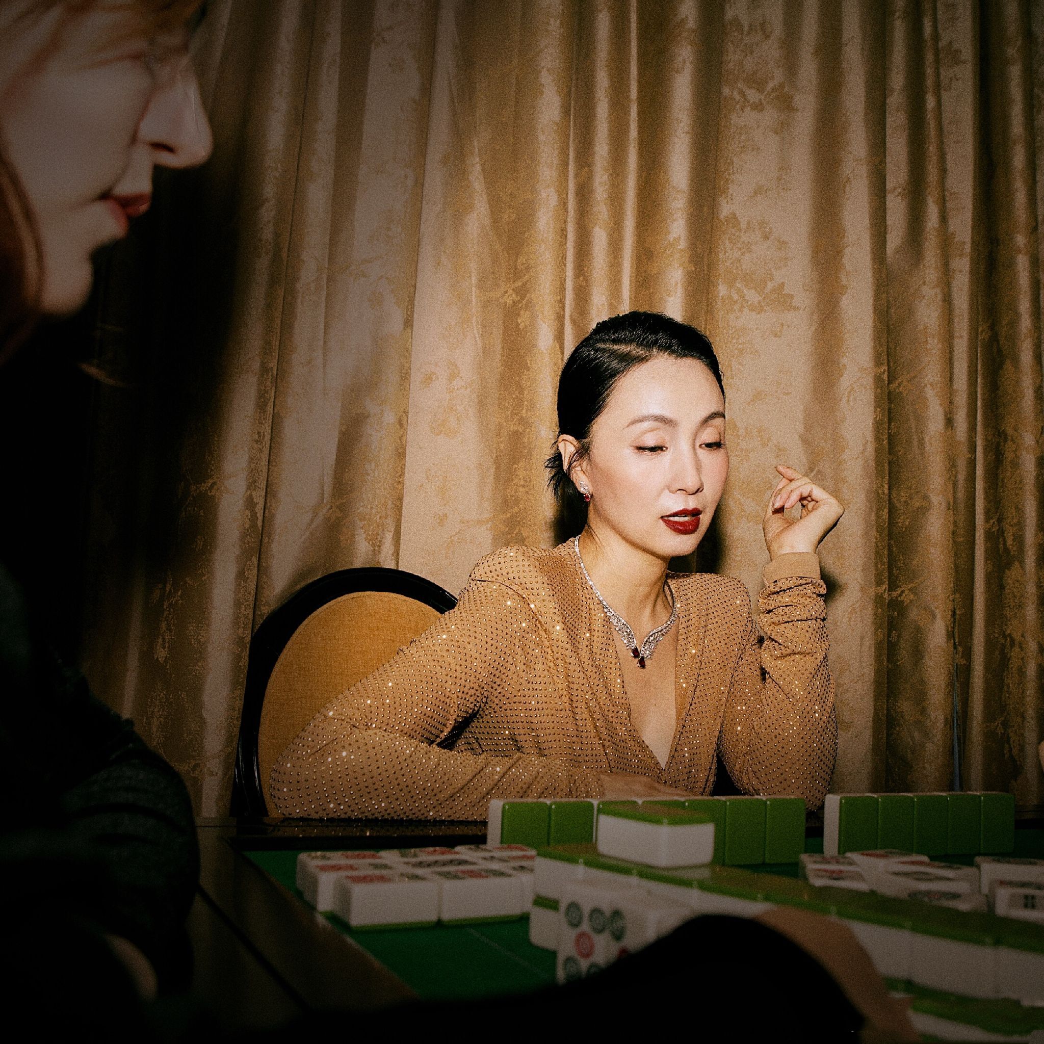 陶虹修身礼服暴露真实身材,"胯宽"明显,徐峥勉强能揽住媳妇腰