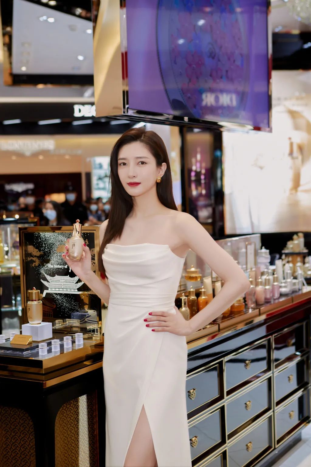 乐金生活健康cm事业部总经理翟守信与茂业集团副总裁闫一佳亲临现场