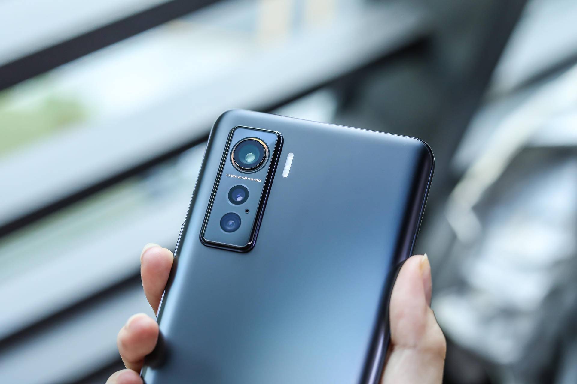 性能旗舰iqoo5实至名归体验后终于有了答案