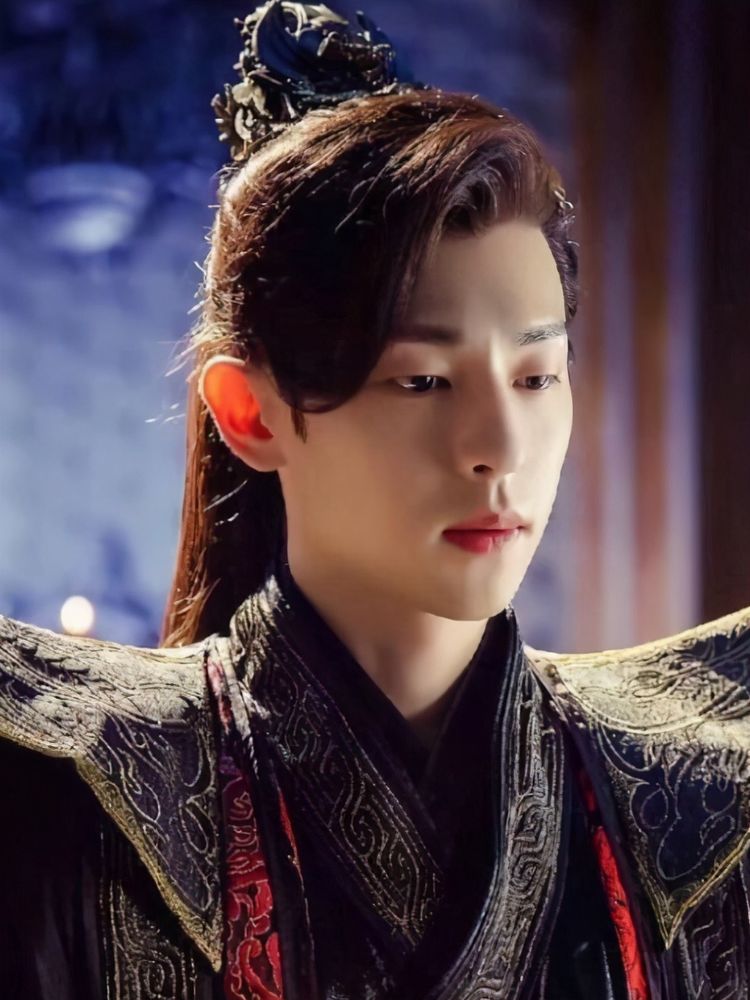 赵丽颖接了新剧凤隐天下,男主是肖战或邓伦,你更期待谁?