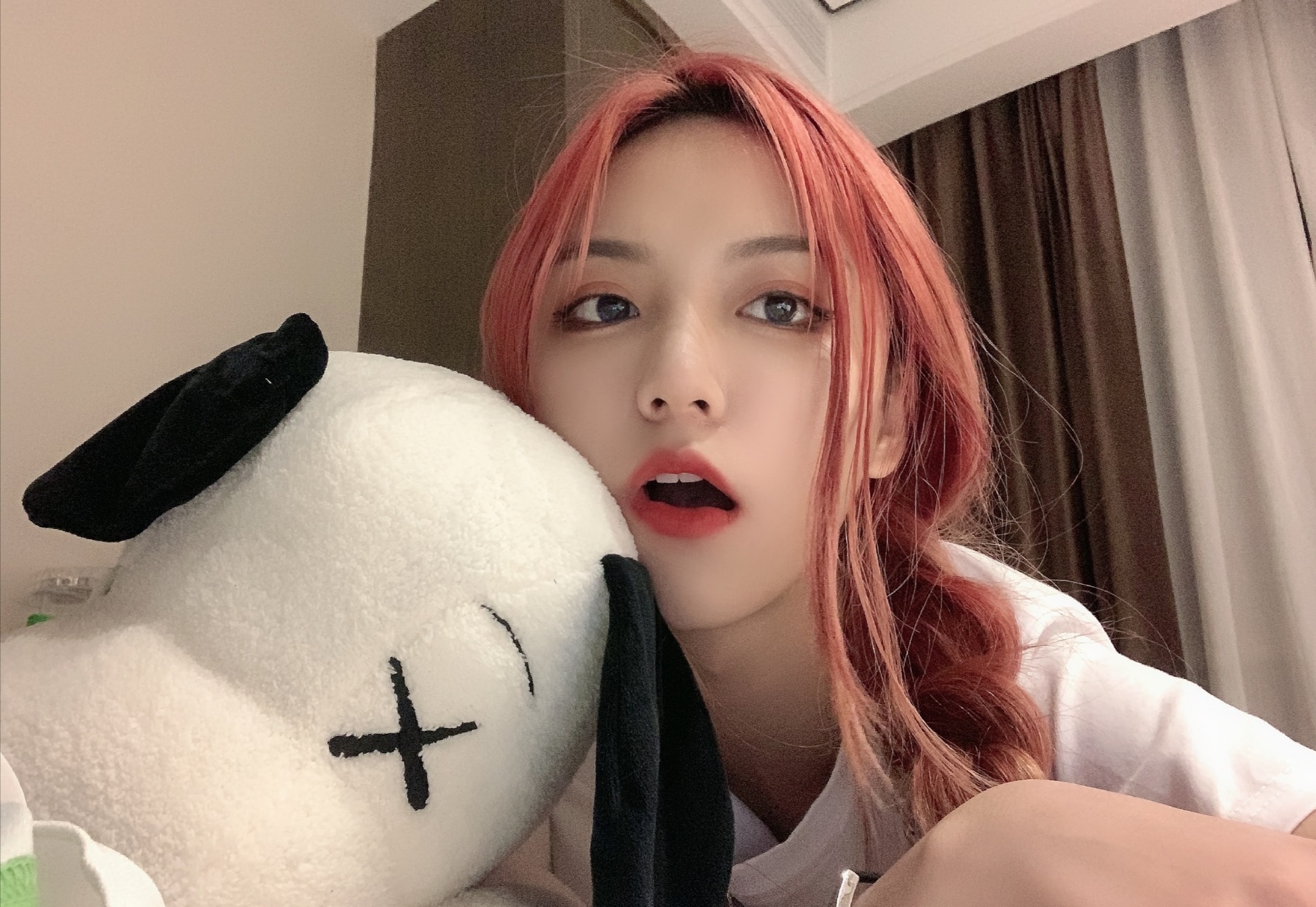 同样是在颜值主播圈走红的,刀小刀比其他人强太多