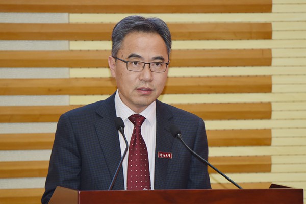 研究院副院长李云,"徐芝纶教学奖"获奖代表,水文水资源学院教授束龙仓