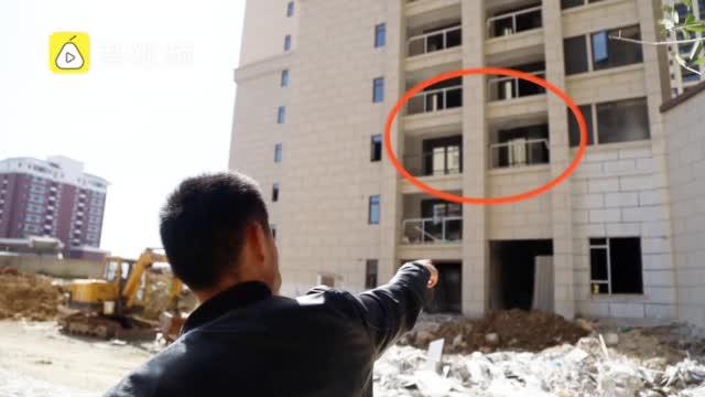 2层改商铺后市民不满3楼新房变为1楼 销售：退房或加钱换房