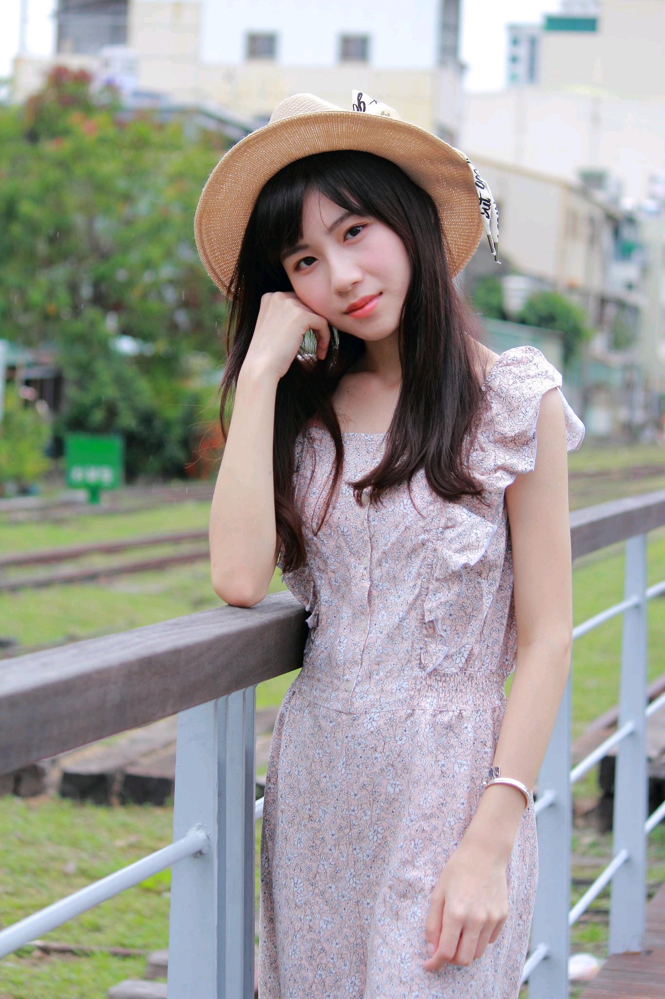 清纯美少女,青春气息扑面而来,纯真好看