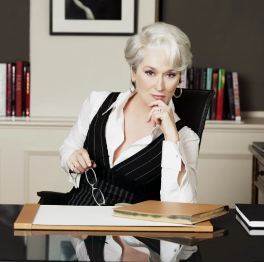 《穿普拉达的女王》还在傻傻的喝鸡汤?成年人看到的可不止是名牌|穿普