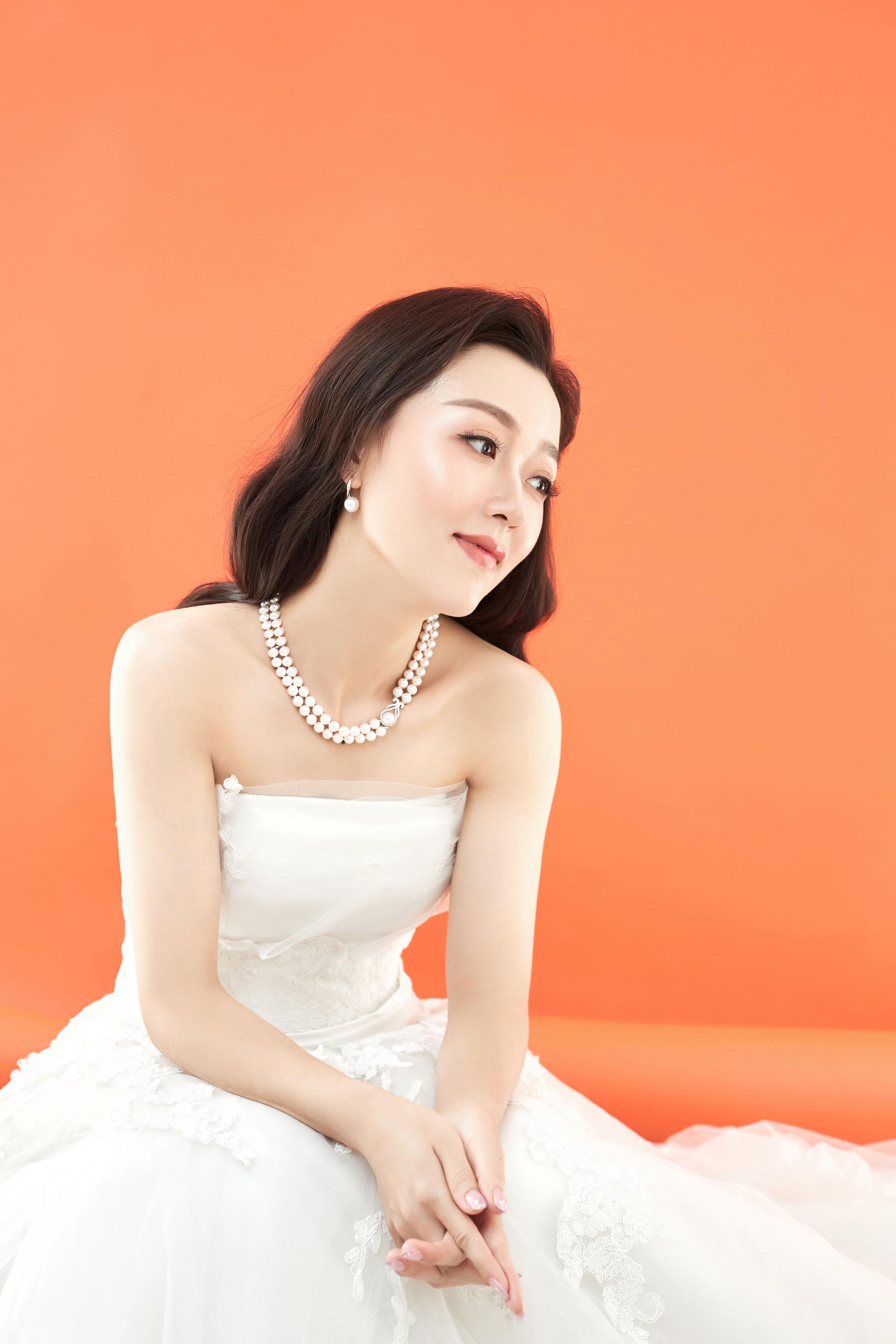 乐教女神青年歌唱家玄音代言著名珍珠品牌壹海珠婚庆系列产品