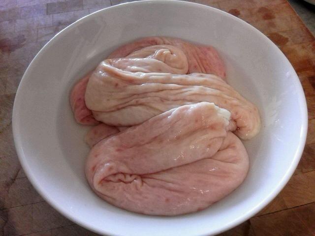 猪场怎么洗才干净?不用盐不用碱,教你一招,腥臭味全无