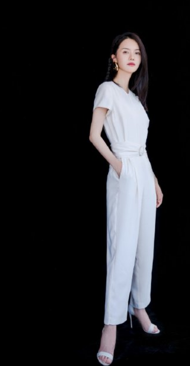 33岁张芷溪显老气看完她才发现金瀚的眼光怪不得官宣了