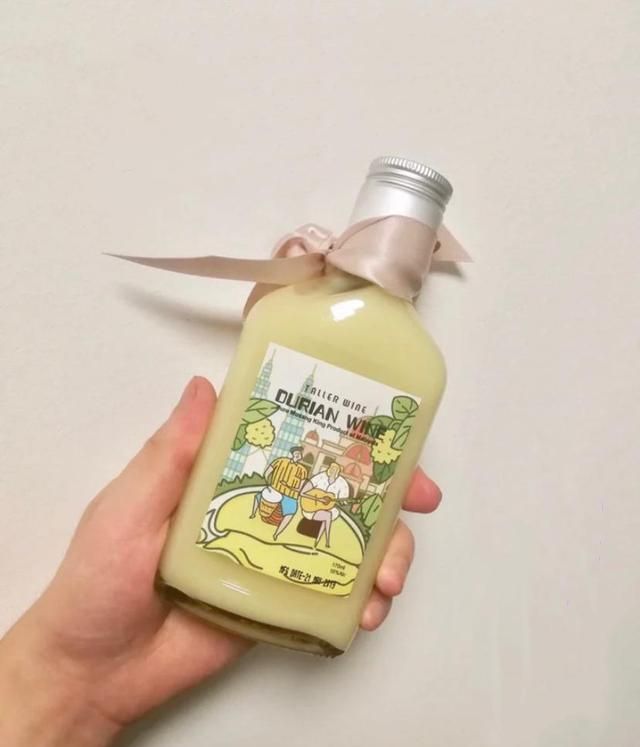 猫山王榴莲酒 刚入口就是很浓的榴莲浓浆的味道,后劲是酒,很厚重的