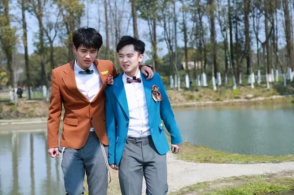 王俊凯新综艺《长大成人》官宣,两位老朋友加盟,高能少年团重聚