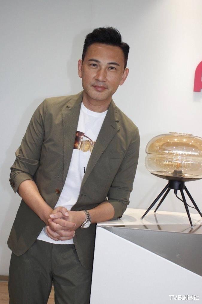 林文龙辞去亚视总裁一职专做网上节目前作夜更的事引期待