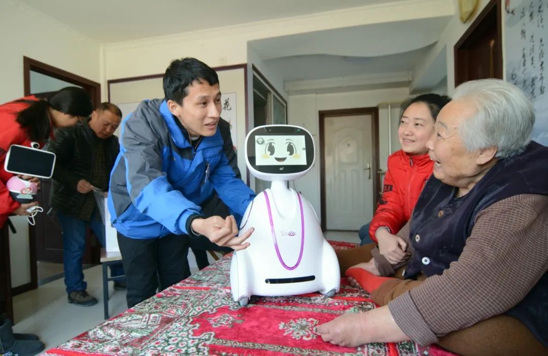 智慧助老，让老人接轨“数字化生活”|智能手机_新浪科技_新浪网