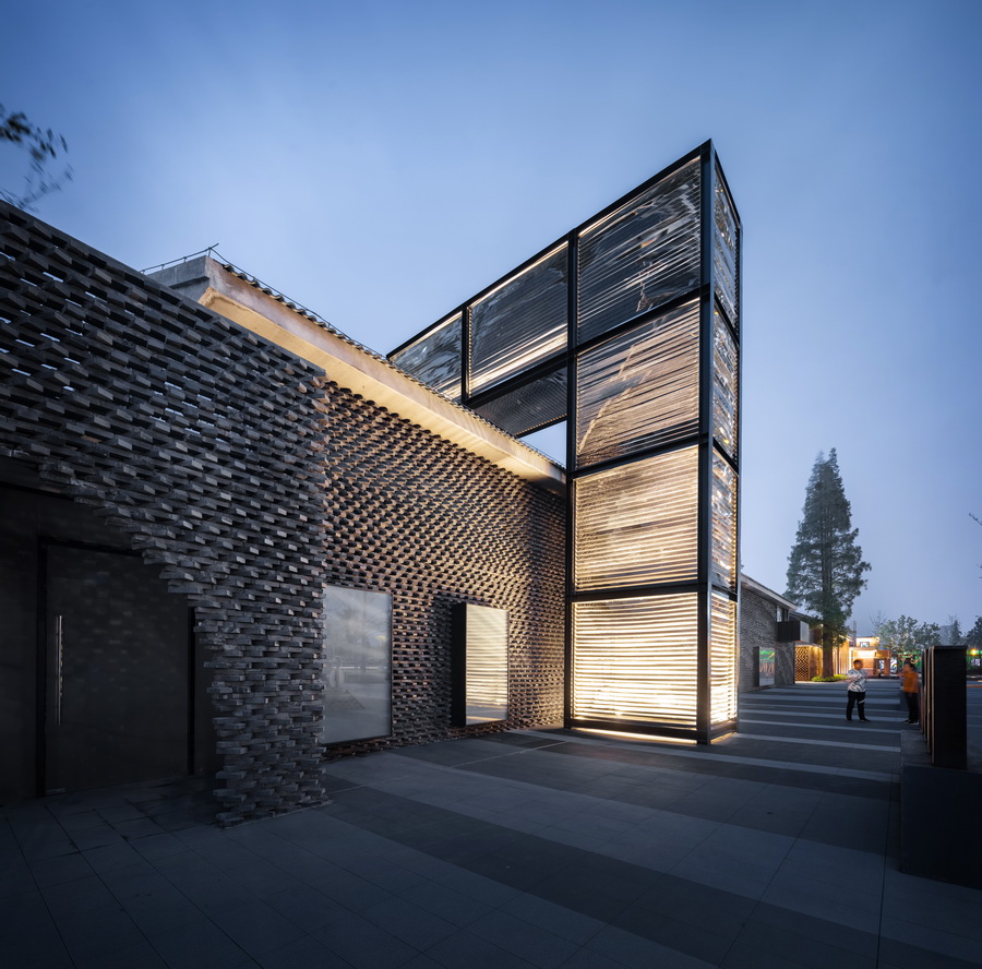 探寻设计价值,重拾城市记忆——绿地香港·也今东南 / 上海霍普建筑