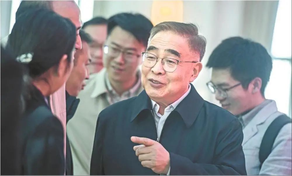 　2020年10月26日，张伯礼院士到访武汉市中医医院。长江日报记者 胡冬冬 摄