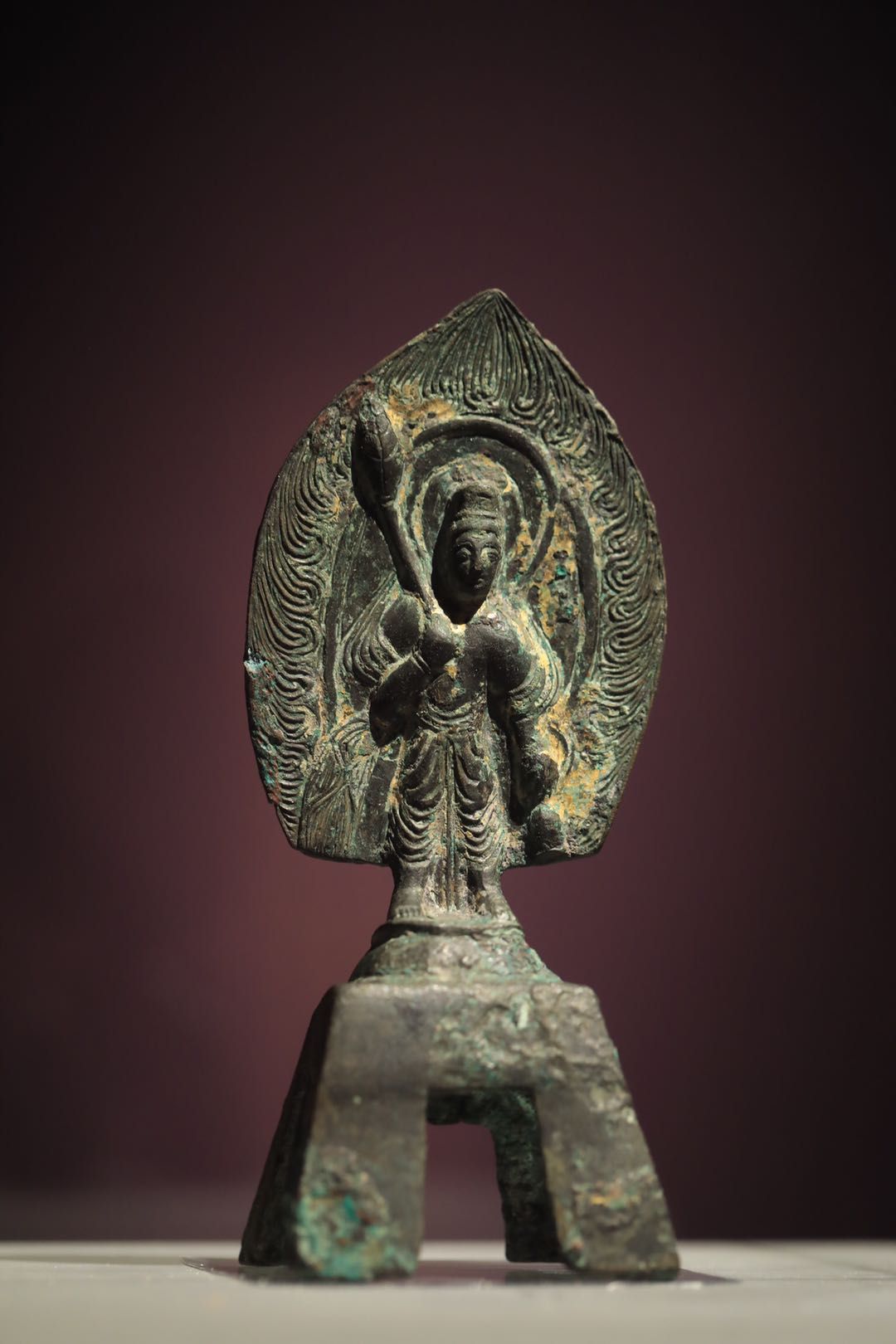 1500年前小型金铜佛造像有多精致 国博展出山东博兴出土佛像 手机新浪网