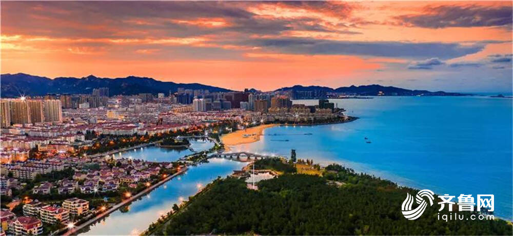 组图:鸟瞰威海经区 宛若一幅美丽天成的画卷