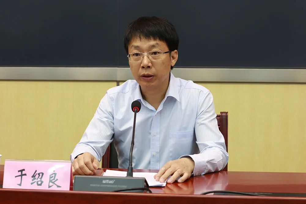 新任上海政法委书记亮相