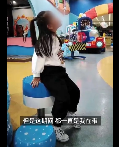 沸水浇头、铁钳拔牙、烧嘴唇...6岁女童被亲妈和男友狂虐3个月 外婆报警还收到死亡威胁休闲区蓝鸢梦想 - Www.slyday.coM