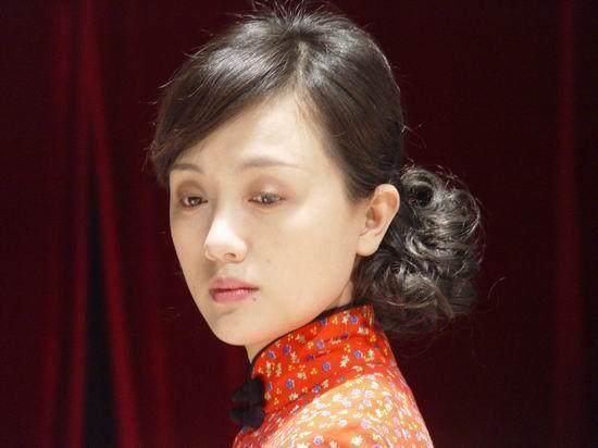 她是国民大嫂,却因一袋洗衣粉嫁给初恋,相爱24年不离不弃