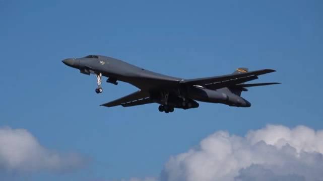 b1b战略轰炸机突降日本三泽基地,2小时后就飞走,三年来首次