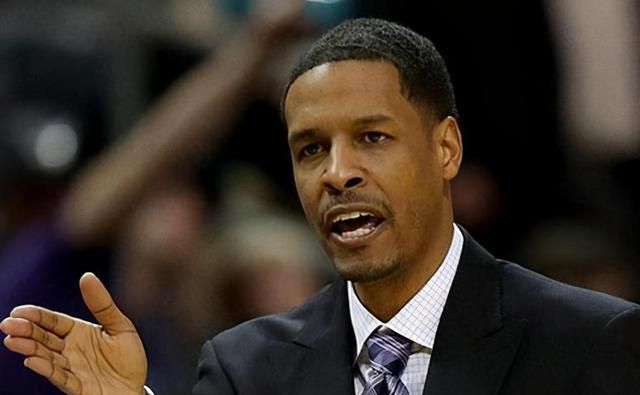 塞拉斯何许人?为何火箭选择一位菜鸟教练出任主帅?