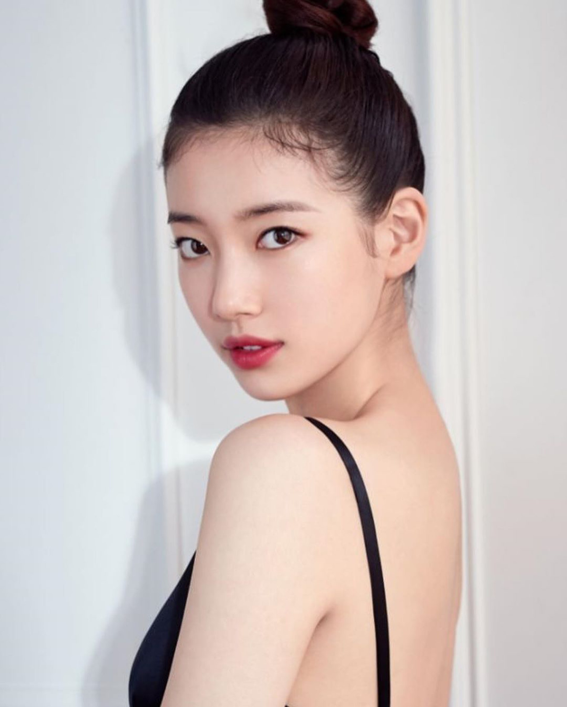 秀智一口气发布29张美照,纯天然脸蛋颜值高,完美驾驭不同风格