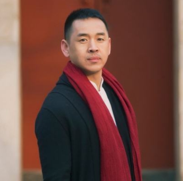 而且据说路勇出家了,所以路勇演唱了不少佛歌.