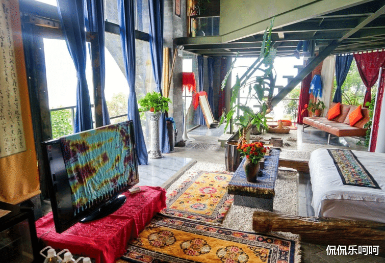 杨丽萍3000万月亮宫被查没想到外表华丽内部却肮脏