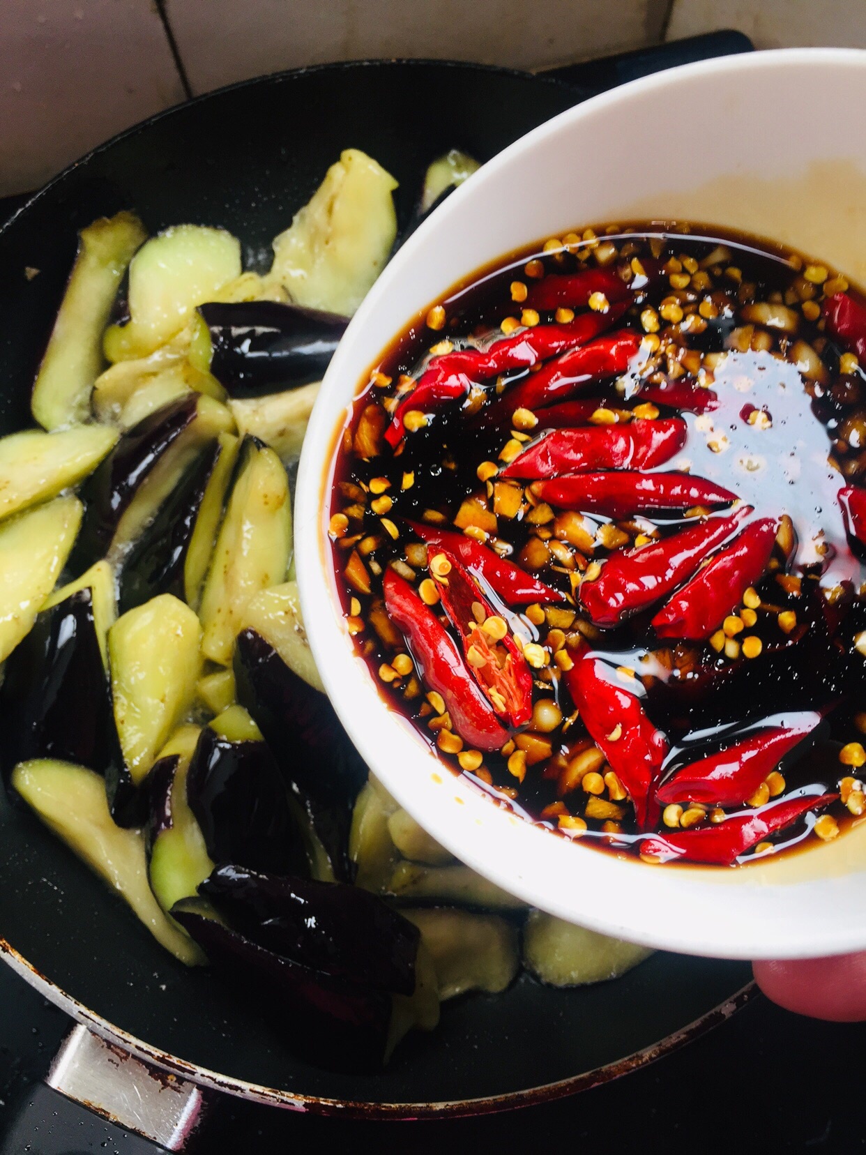 【红烧茄子】的做法 配方,茄子软糯咸鲜,入味又很好吃