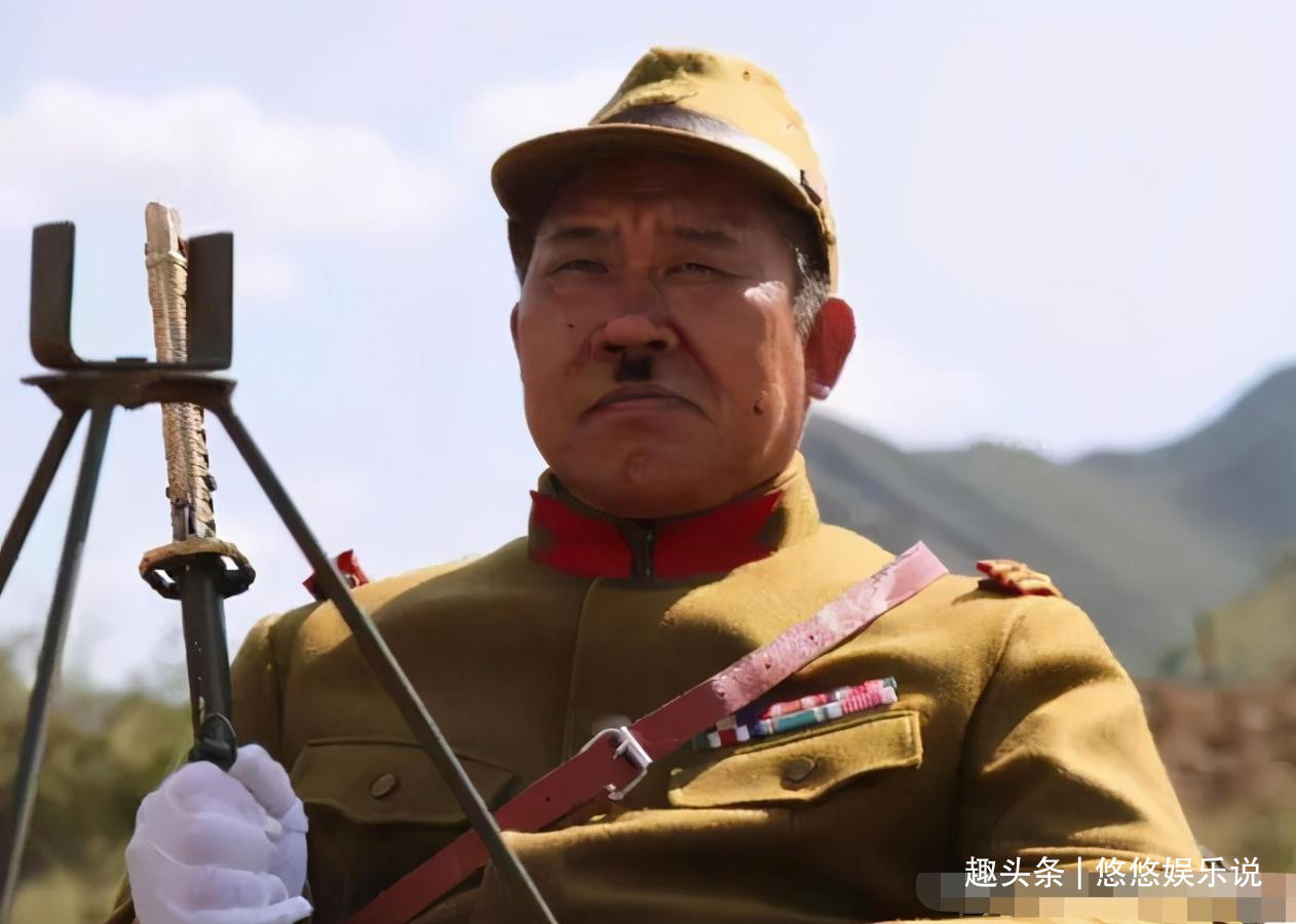 中国第一丑星,曾因长相被人轰出去,但妻女都貌美如花