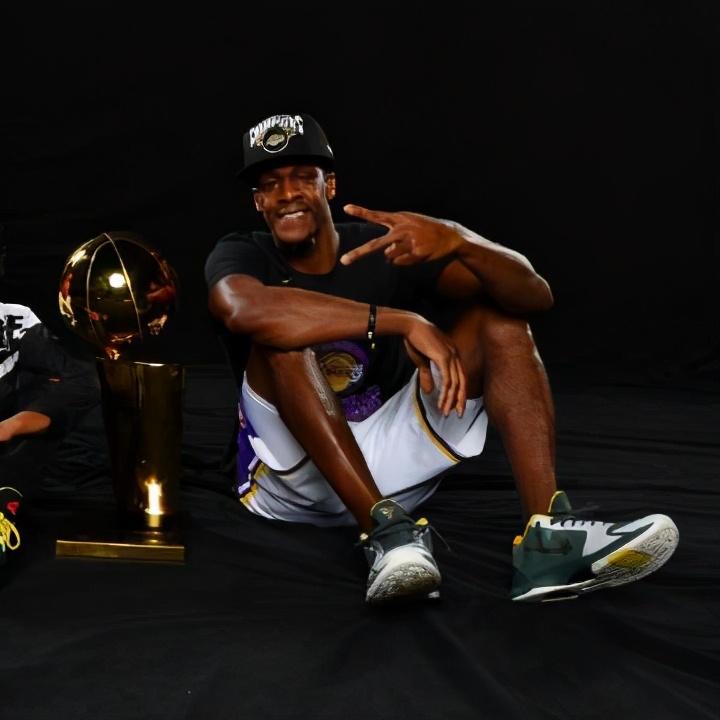 隆多打算留在湖人更换社媒头像耐人寻味谁记得他之前说的话