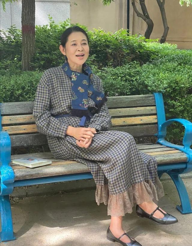 长相平平的倪大红娶了倪萍的亲妹妹倪炜女方颜值一点不输姐姐