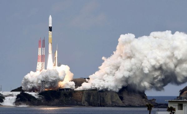 资料图片：日本发射H2系列运载火箭资料图。（日本防卫省官网）