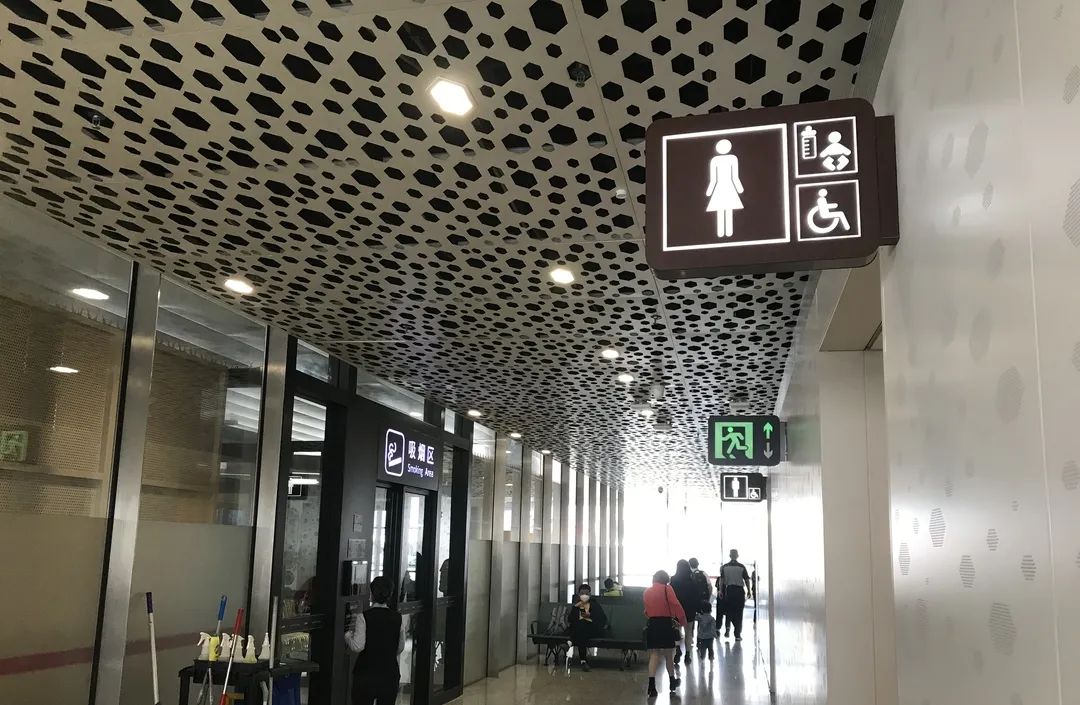 机场内该不该有吸烟室 深圳卫健委和建造公司中渡科技杠上了