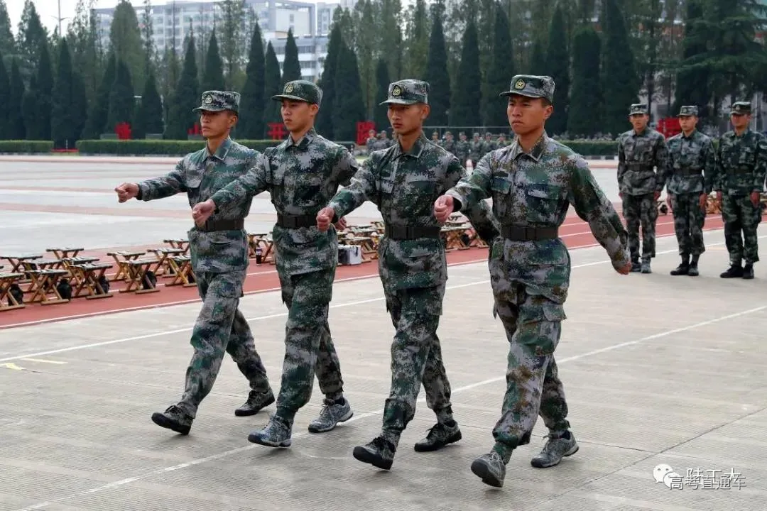 海军大连舰艇学院是军校吗