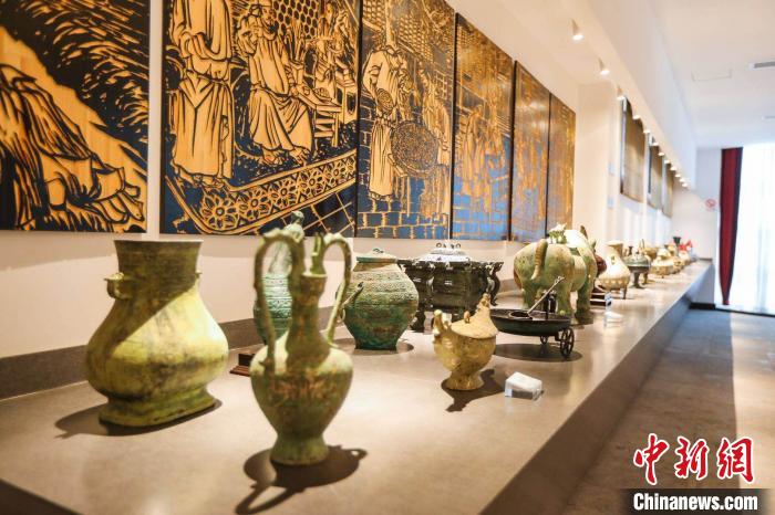 图为房县黄酒博物馆内的制酒器具 武一力 摄