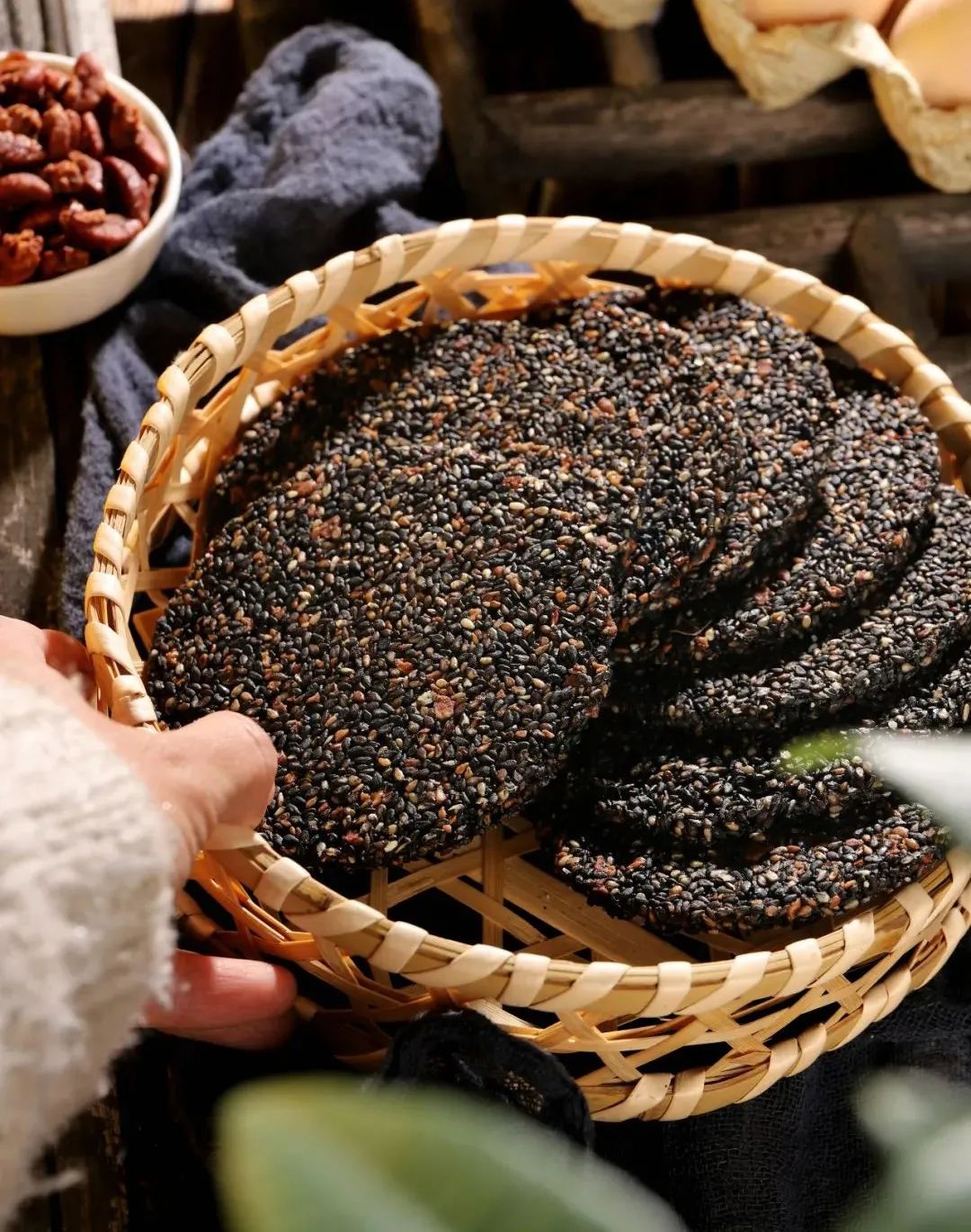 一想到儿时有哪些滋味,会让你念念不忘,那必有黑芝麻的一份儿.