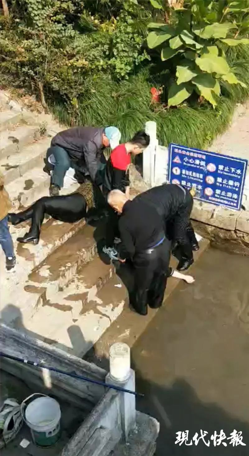 事发时救人现场 公安供图