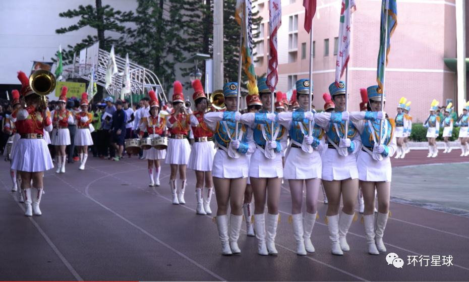 台中女中的乐仪旗队截图:youtube@uc952net毕业典礼图:高雄女中官网