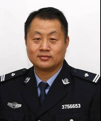 45岁的青岛监狱干警孙明倒在监狱封闭执勤一线